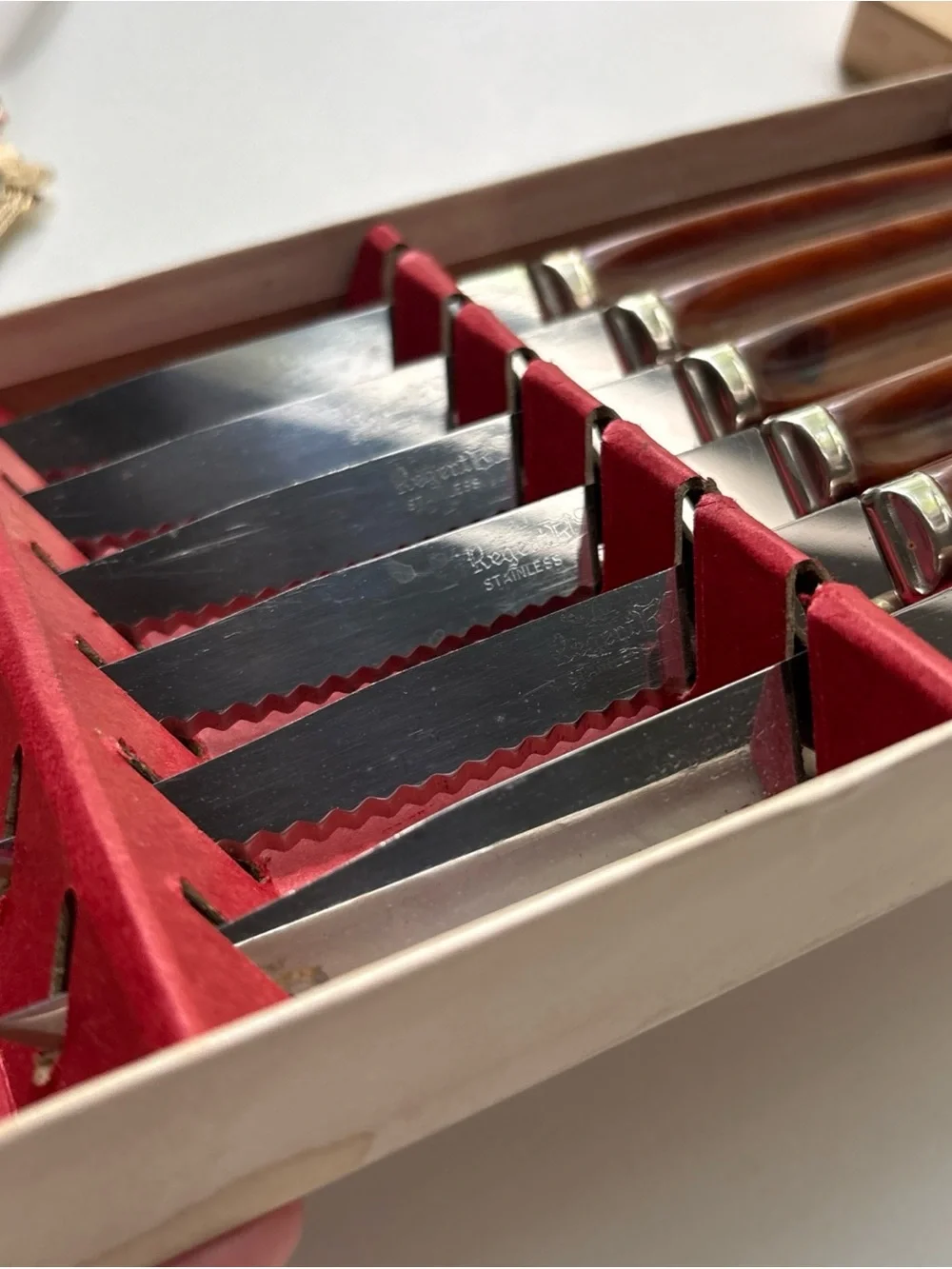 Set of 6 Vintage Regent Sheffield Marbleized Serrated Stainless Steak Knives